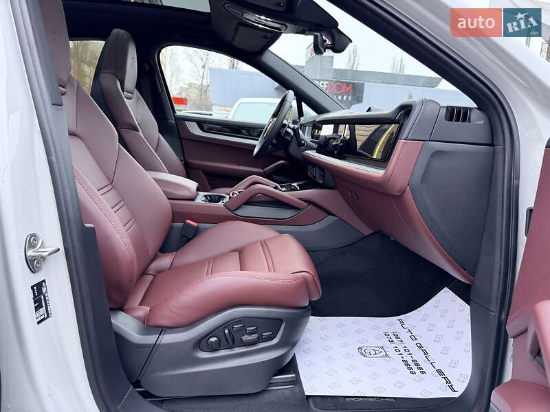 Позашляховик / Кросовер Porsche Cayenne 2024 в Києві