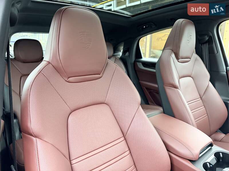 Позашляховик / Кросовер Porsche Cayenne 2024 в Києві