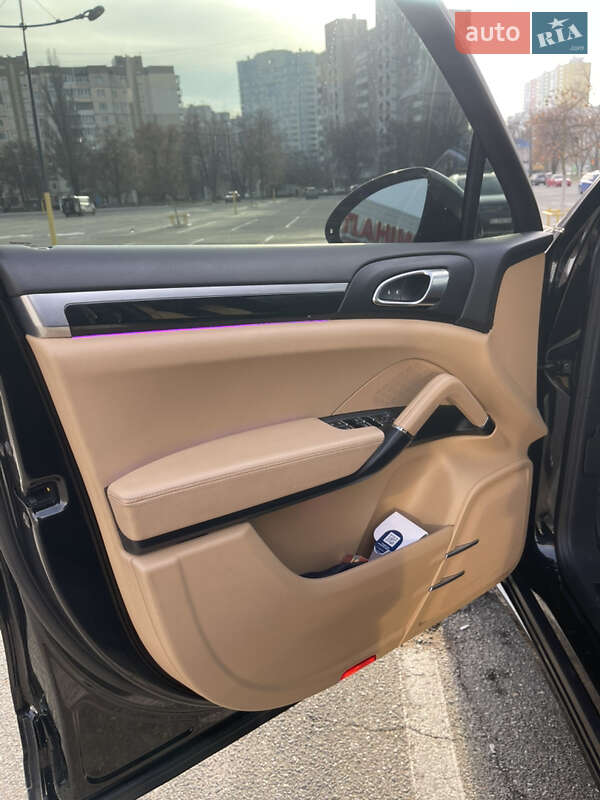 Внедорожник / Кроссовер Porsche Cayenne 2016 в Броварах фото 16 Внедорожник / Кроссовер Porsche Cayenne 2016 в Броварах