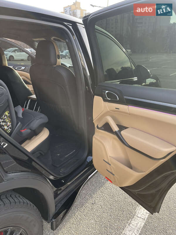 Внедорожник / Кроссовер Porsche Cayenne 2016 в Броварах фото 27 Внедорожник / Кроссовер Porsche Cayenne 2016 в Броварах