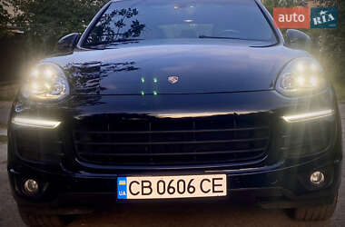 Позашляховик / Кросовер Porsche Cayenne 2016 в Чернігові