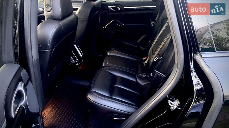 Внедорожник / Кроссовер Porsche Cayenne 2016 в Киеве фото 53 Внедорожник / Кроссовер Porsche Cayenne 2016 в Киеве