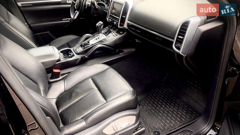 Внедорожник / Кроссовер Porsche Cayenne 2016 в Киеве фото 83 Внедорожник / Кроссовер Porsche Cayenne 2016 в Киеве