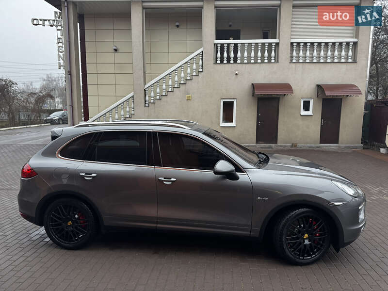 Внедорожник / Кроссовер Porsche Cayenne 2010 в Киеве