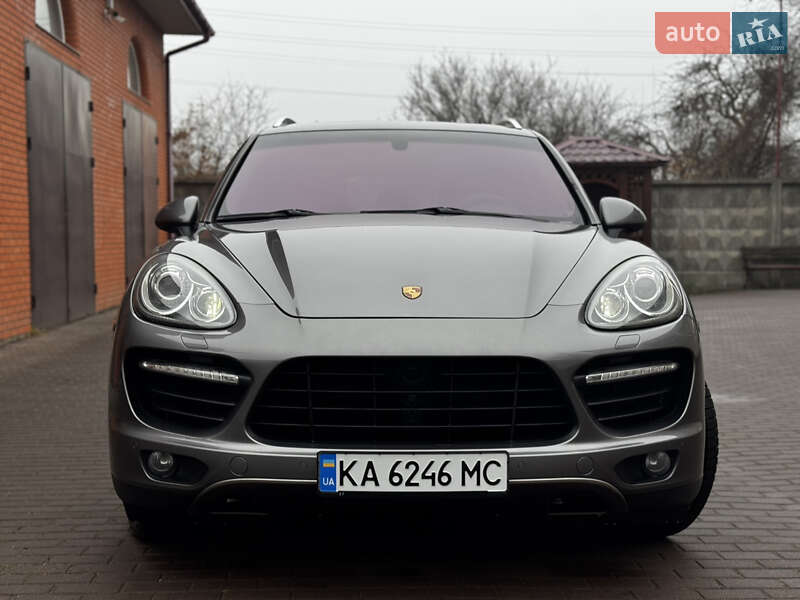 Внедорожник / Кроссовер Porsche Cayenne 2010 в Киеве