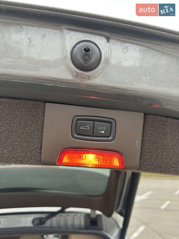 Позашляховик / Кросовер Porsche Cayenne 2016 в Києві