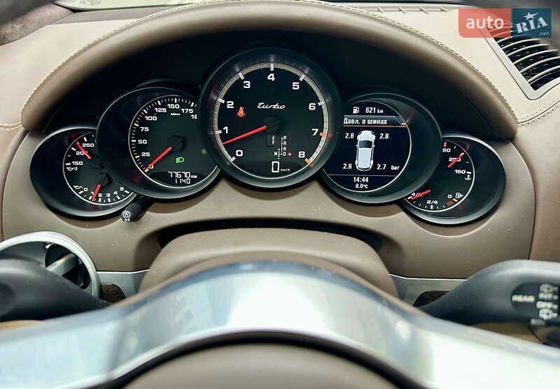 Позашляховик / Кросовер Porsche Cayenne 2016 в Києві