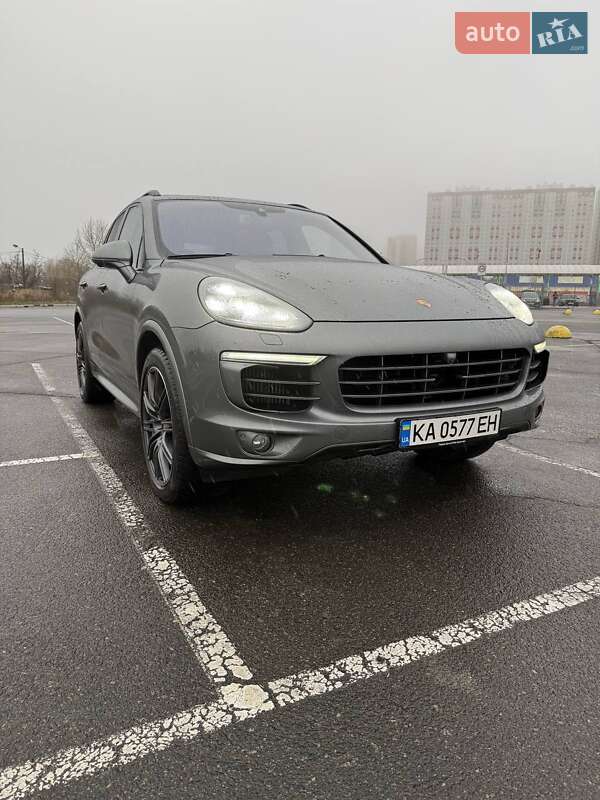 Внедорожник / Кроссовер Porsche Cayenne 2016 в Киеве фото 8 Внедорожник / Кроссовер Porsche Cayenne 2016 в Киеве