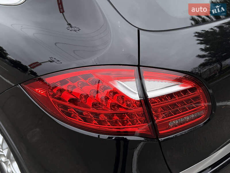 Внедорожник / Кроссовер Porsche Cayenne 2014 в Одессе
