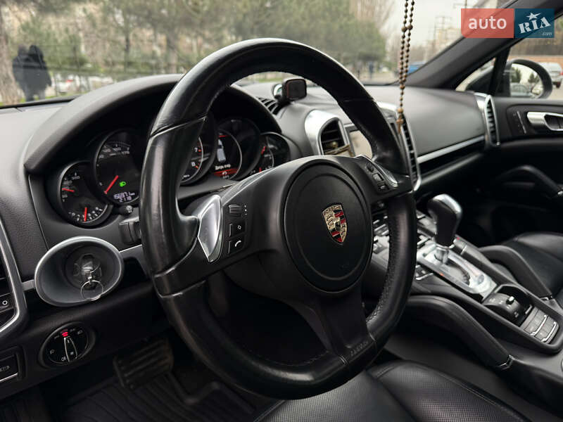 Внедорожник / Кроссовер Porsche Cayenne 2014 в Одессе