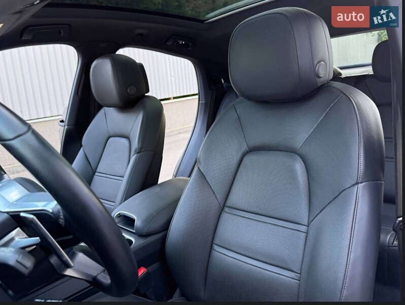 Внедорожник / Кроссовер Porsche Cayenne 2023 в Чернигове