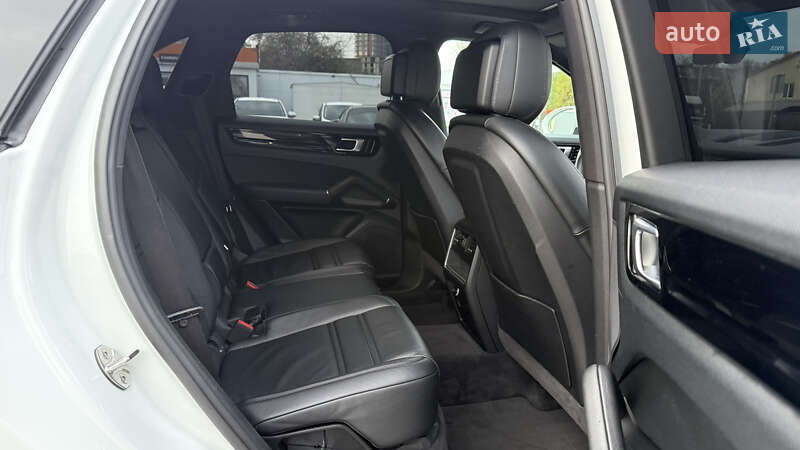 Внедорожник / Кроссовер Porsche Cayenne 2017 в Одессе фото 12 Внедорожник / Кроссовер Porsche Cayenne 2017 в Одессе