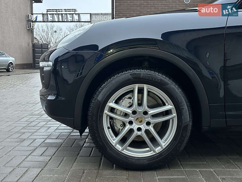Внедорожник / Кроссовер Porsche Cayenne 2016 в Харькове