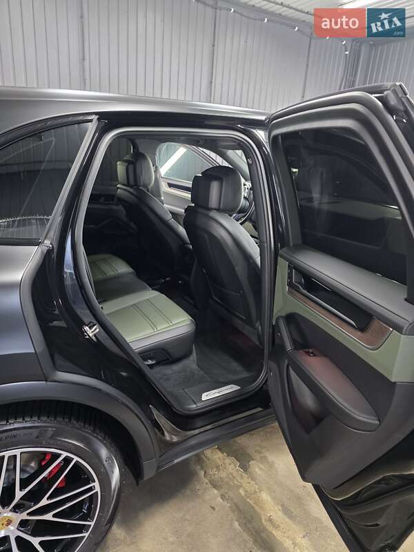 Внедорожник / Кроссовер Porsche Cayenne 2024 в Киеве