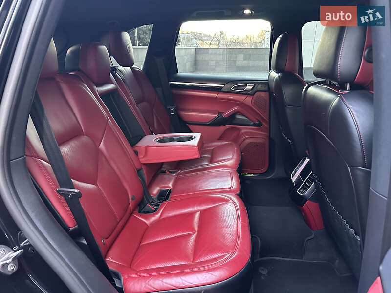 Внедорожник / Кроссовер Porsche Cayenne 2017 в Киеве фото 18 Внедорожник / Кроссовер Porsche Cayenne 2017 в Киеве