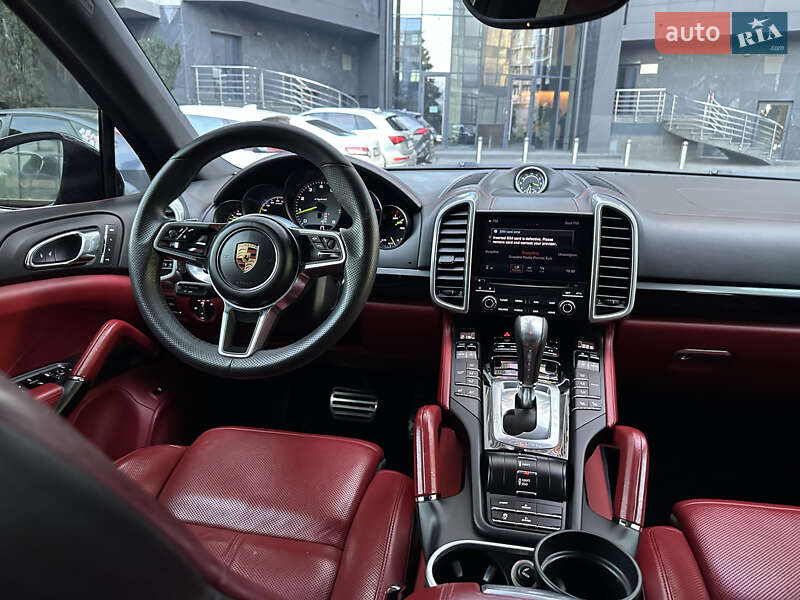 Внедорожник / Кроссовер Porsche Cayenne 2017 в Киеве фото 38 Внедорожник / Кроссовер Porsche Cayenne 2017 в Киеве