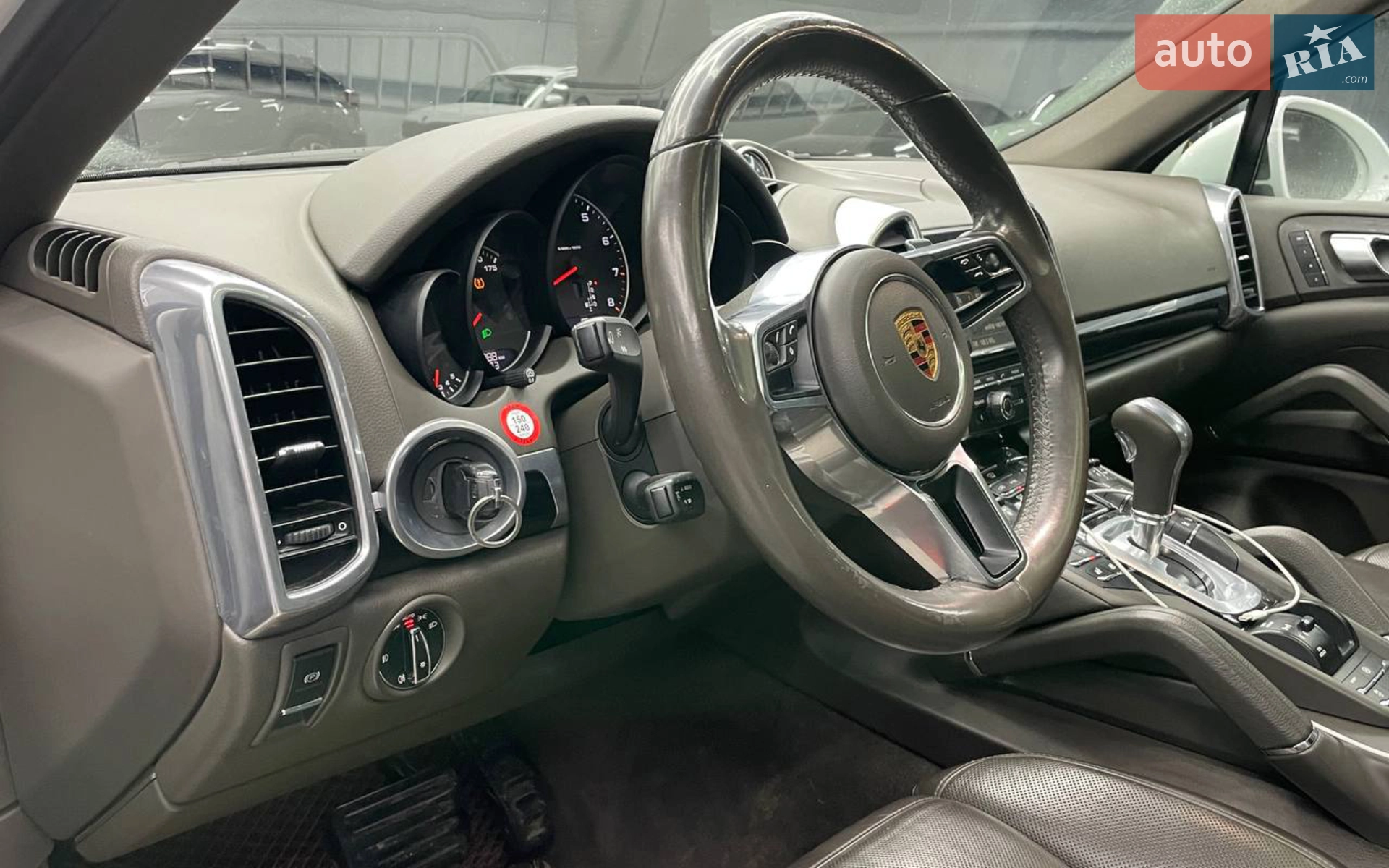 2015 Porsche Cayenne - мініатюра 8