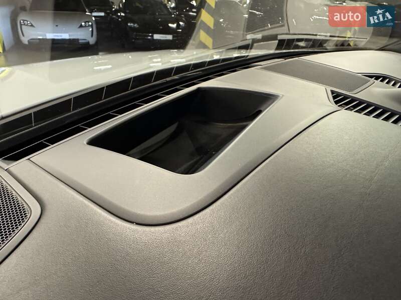 Внедорожник / Кроссовер Porsche Cayenne 2019 в Киеве