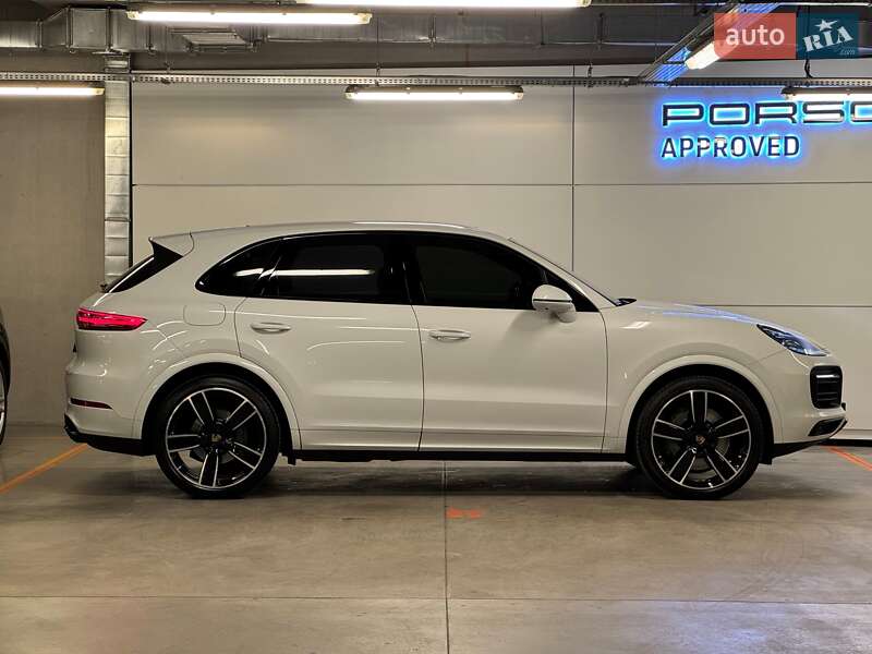 Внедорожник / Кроссовер Porsche Cayenne 2019 в Киеве
