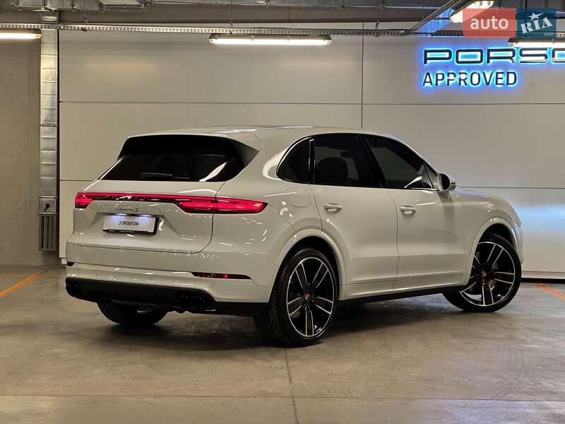 Внедорожник / Кроссовер Porsche Cayenne 2019 в Киеве