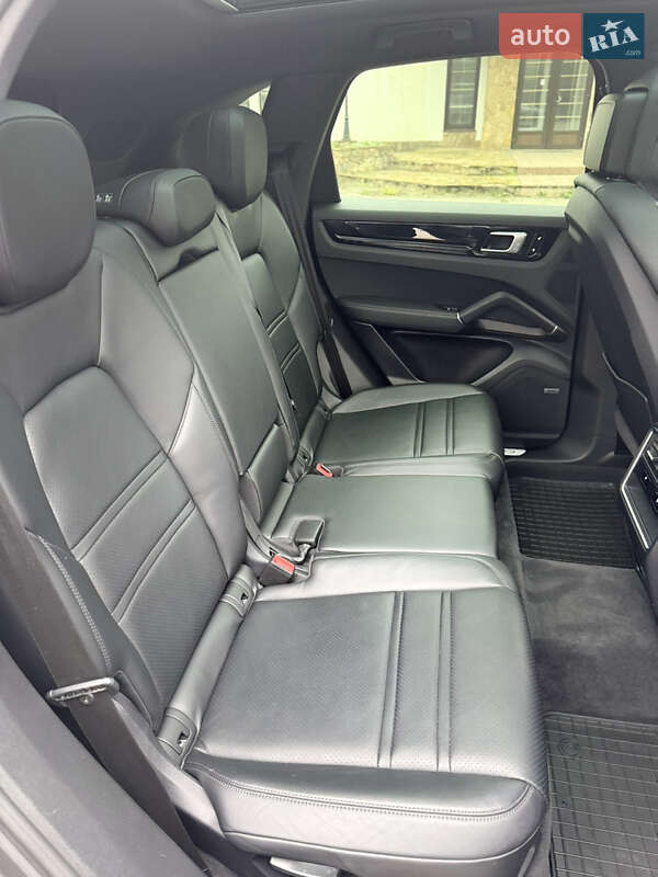 Внедорожник / Кроссовер Porsche Cayenne 2018 в Благовещенском фото 49 Внедорожник / Кроссовер Porsche Cayenne 2018 в Благовещенском