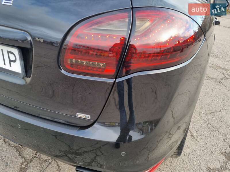 Внедорожник / Кроссовер Porsche Cayenne 2013 в Ровно