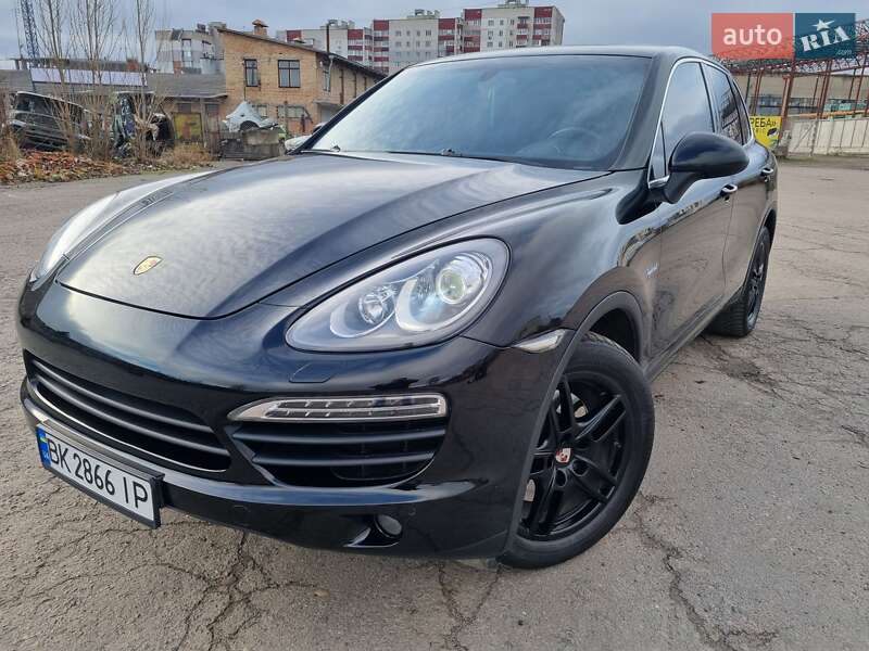 Внедорожник / Кроссовер Porsche Cayenne 2013 в Ровно
