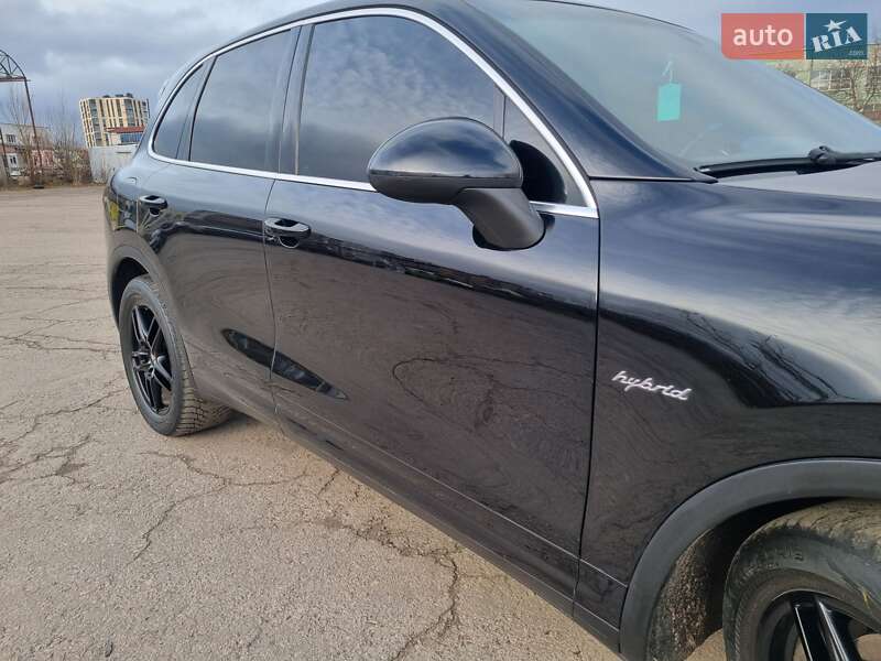 Внедорожник / Кроссовер Porsche Cayenne 2013 в Ровно