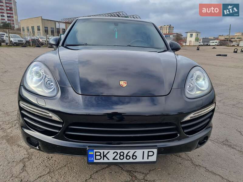 Внедорожник / Кроссовер Porsche Cayenne 2013 в Ровно
