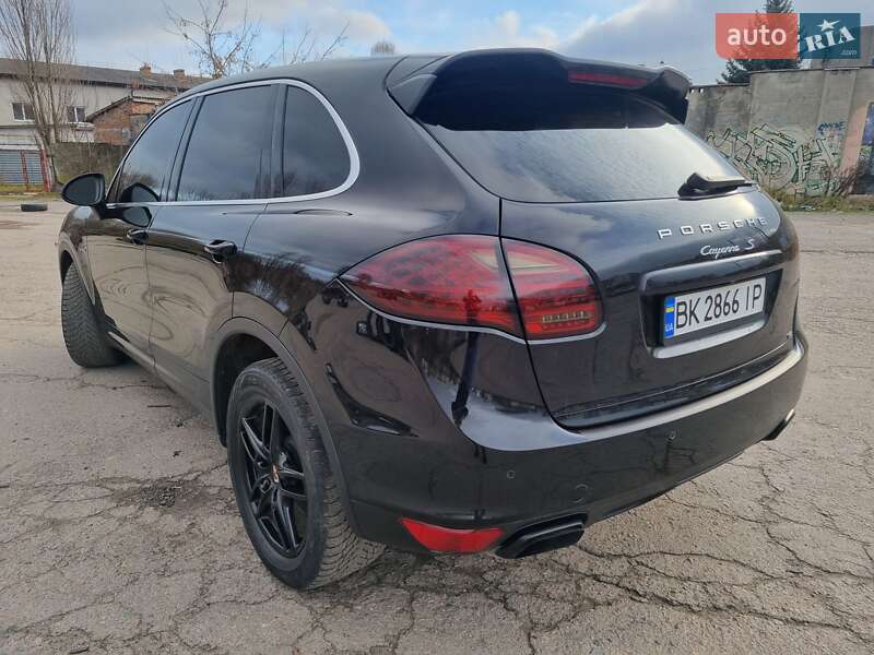 Внедорожник / Кроссовер Porsche Cayenne 2013 в Ровно