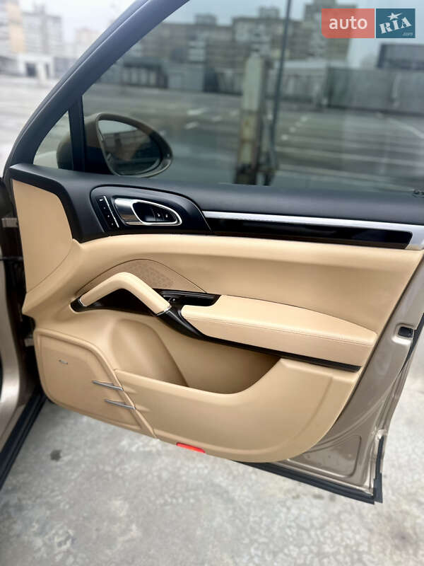 Позашляховик / Кросовер Porsche Cayenne 2014 в Києві фото 27 Позашляховик / Кросовер Porsche Cayenne 2014 в Києві