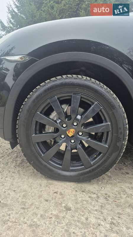 Внедорожник / Кроссовер Porsche Cayenne 2012 в Бердичеве