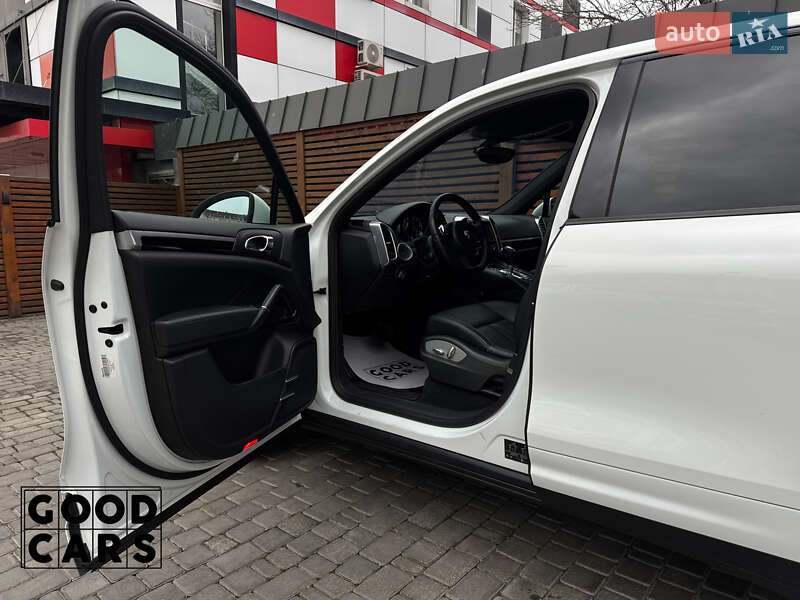 Внедорожник / Кроссовер Porsche Cayenne 2013 в Одессе