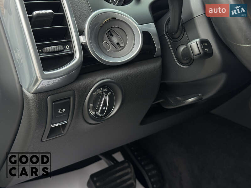 Внедорожник / Кроссовер Porsche Cayenne 2013 в Одессе