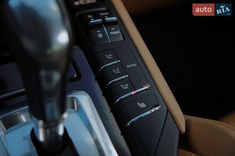 Внедорожник / Кроссовер Porsche Cayenne 2016 в Харькове