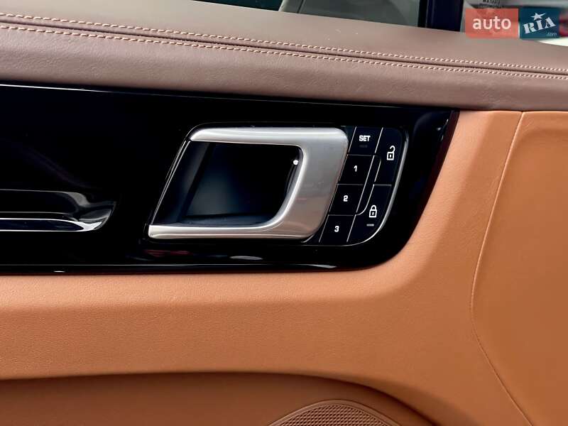 Внедорожник / Кроссовер Porsche Cayenne 2021 в Киеве