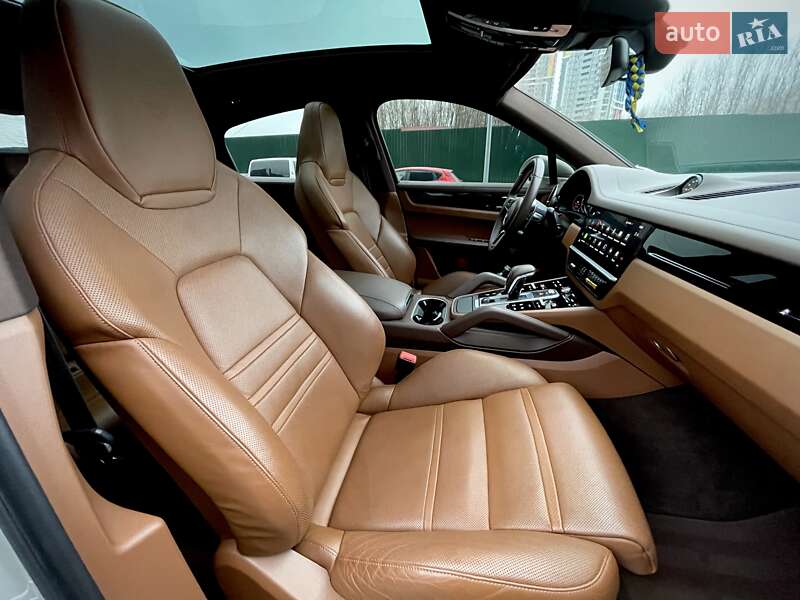 Внедорожник / Кроссовер Porsche Cayenne 2021 в Киеве
