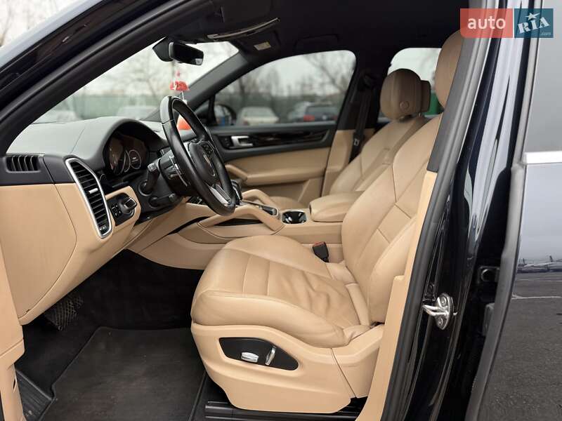 Внедорожник / Кроссовер Porsche Cayenne 2018 в Киеве фото 19 Внедорожник / Кроссовер Porsche Cayenne 2018 в Киеве