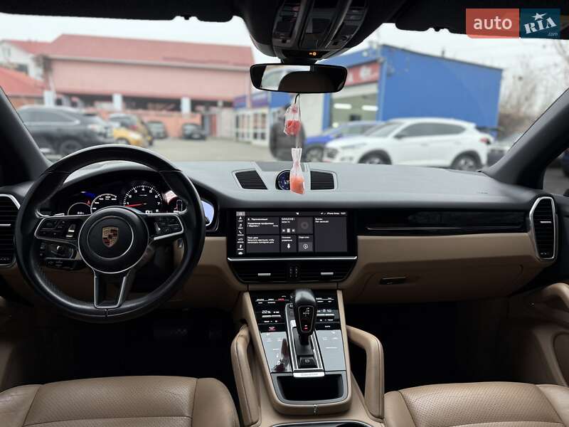 Внедорожник / Кроссовер Porsche Cayenne 2018 в Киеве фото 23 Внедорожник / Кроссовер Porsche Cayenne 2018 в Киеве
