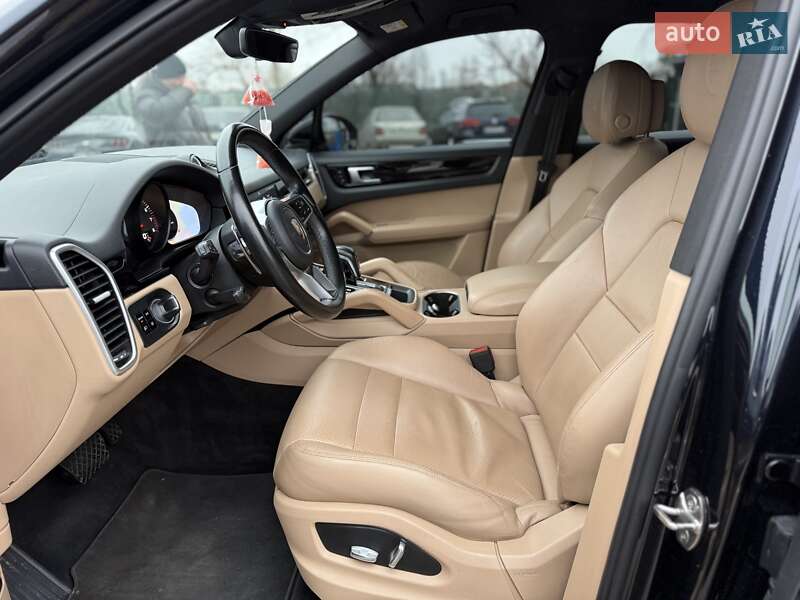 Внедорожник / Кроссовер Porsche Cayenne 2018 в Киеве фото 25 Внедорожник / Кроссовер Porsche Cayenne 2018 в Киеве