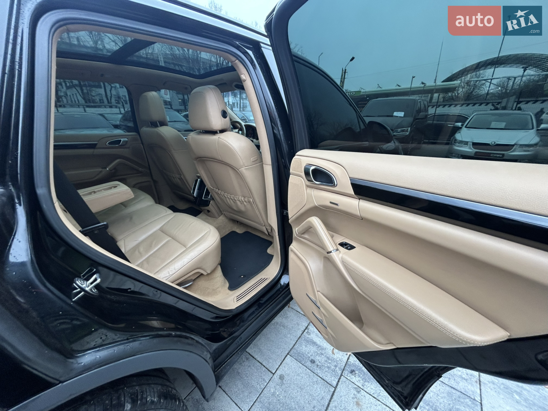 2010 Porsche Cayenne - мініатюра 28