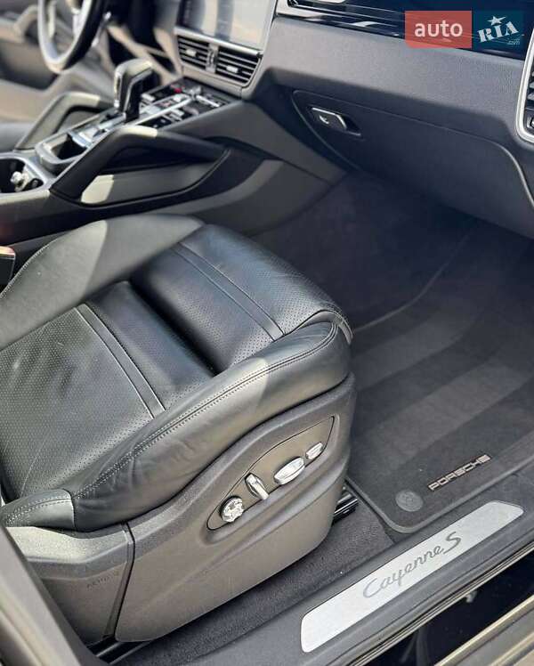 Внедорожник / Кроссовер Porsche Cayenne 2018 в Львове фото 9 Внедорожник / Кроссовер Porsche Cayenne 2018 в Львове