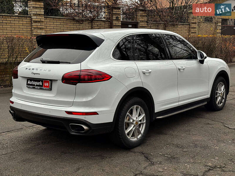 Внедорожник / Кроссовер Porsche Cayenne 2015 в Киеве