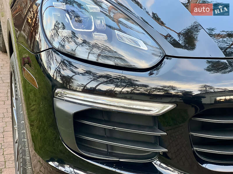 Внедорожник / Кроссовер Porsche Cayenne 2015 в Киеве фото 28 Внедорожник / Кроссовер Porsche Cayenne 2015 в Киеве