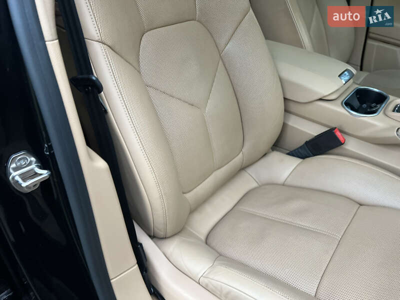 Внедорожник / Кроссовер Porsche Cayenne 2015 в Киеве фото 87 Внедорожник / Кроссовер Porsche Cayenne 2015 в Киеве