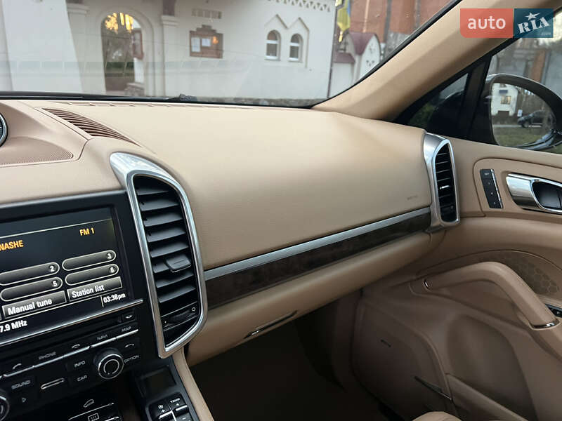 Внедорожник / Кроссовер Porsche Cayenne 2015 в Киеве фото 145 Внедорожник / Кроссовер Porsche Cayenne 2015 в Киеве