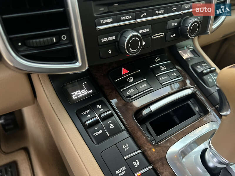 Внедорожник / Кроссовер Porsche Cayenne 2015 в Киеве фото 154 Внедорожник / Кроссовер Porsche Cayenne 2015 в Киеве