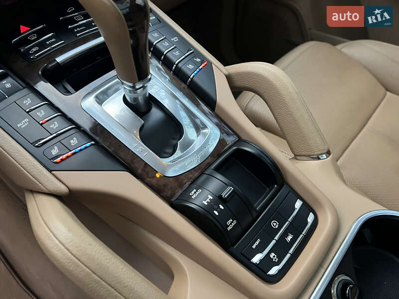 Внедорожник / Кроссовер Porsche Cayenne 2015 в Киеве фото 157 Внедорожник / Кроссовер Porsche Cayenne 2015 в Киеве