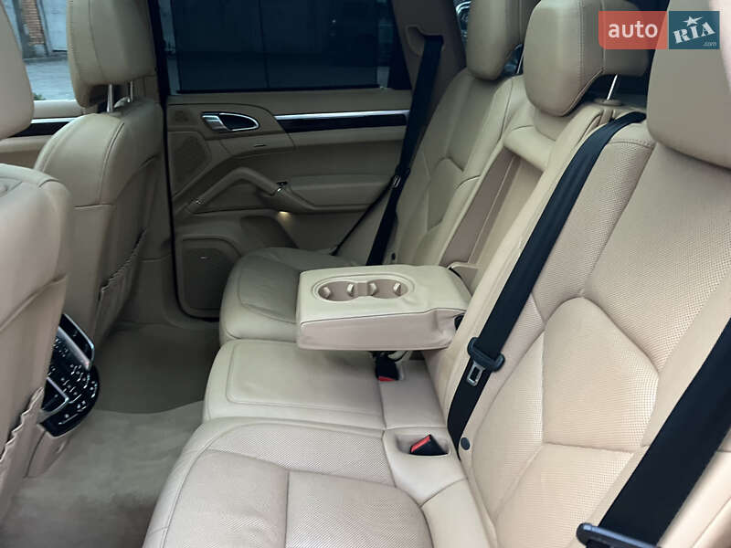 Внедорожник / Кроссовер Porsche Cayenne 2015 в Киеве фото 170 Внедорожник / Кроссовер Porsche Cayenne 2015 в Киеве