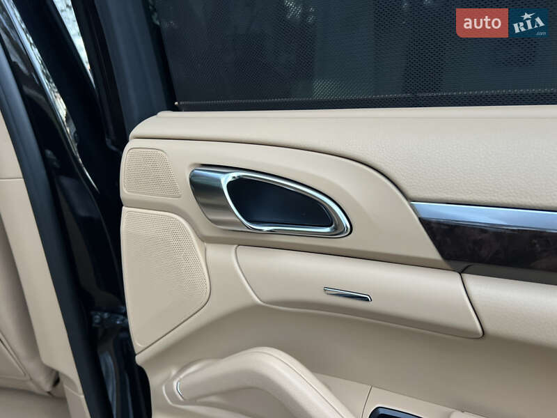 Внедорожник / Кроссовер Porsche Cayenne 2015 в Киеве фото 175 Внедорожник / Кроссовер Porsche Cayenne 2015 в Киеве